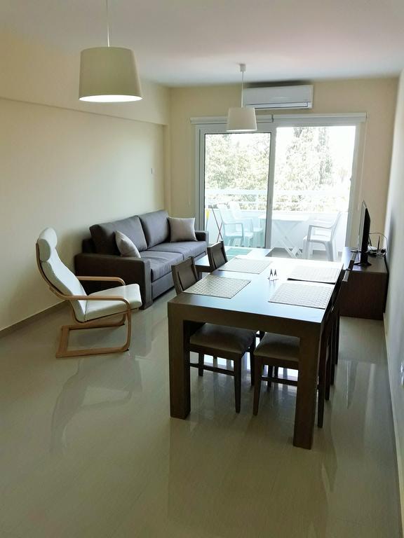 32 Hill Court Apartment ลาร์นาคา ภายนอก รูปภาพ