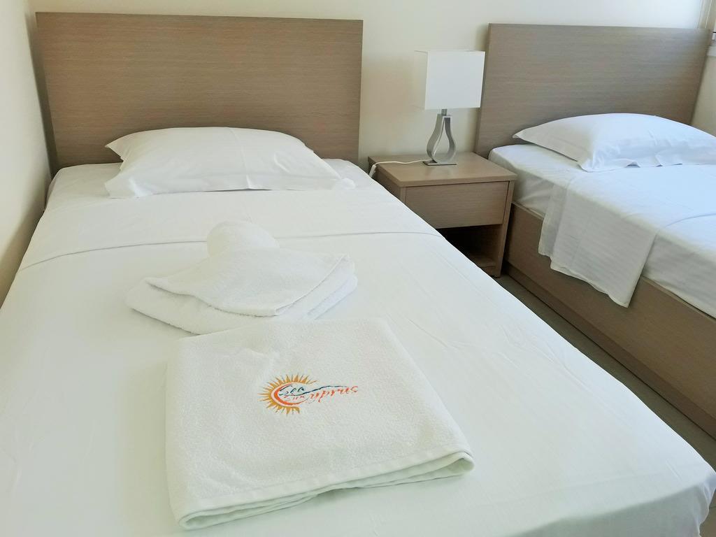 32 Hill Court Apartment ลาร์นาคา ภายนอก รูปภาพ