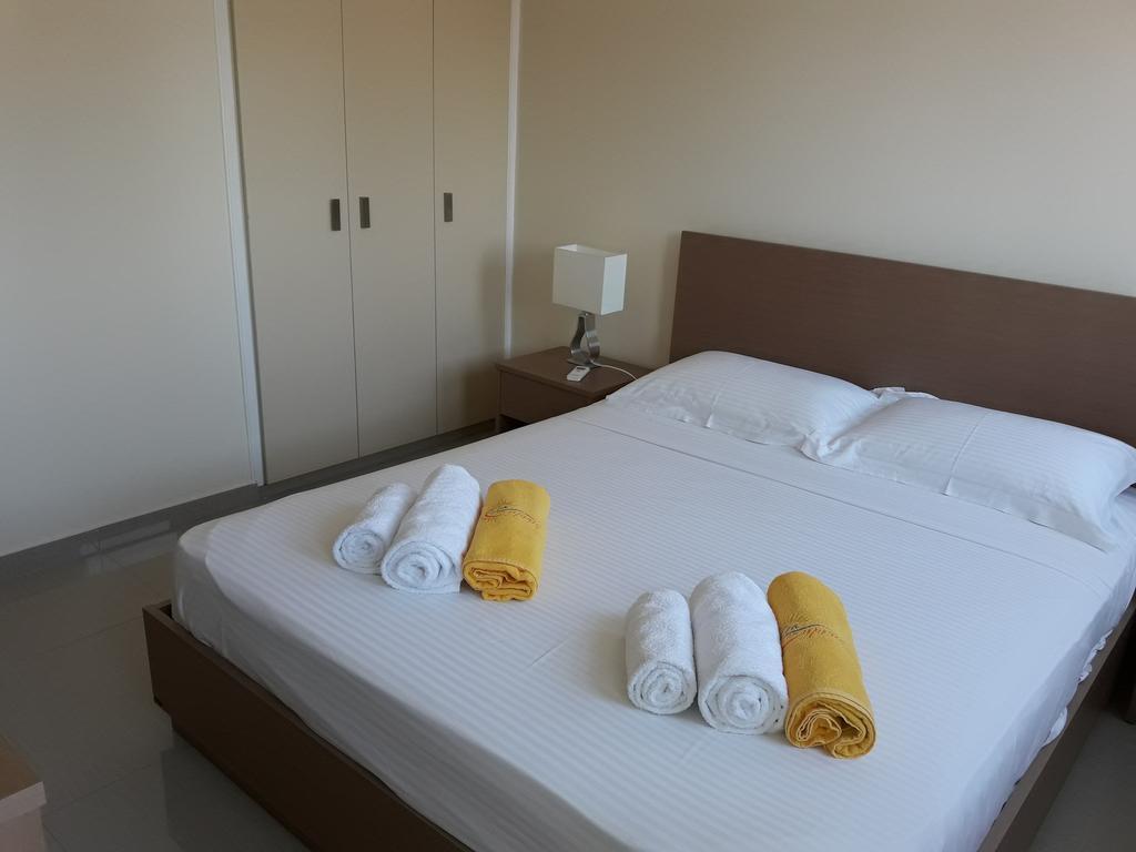 32 Hill Court Apartment ลาร์นาคา ภายนอก รูปภาพ