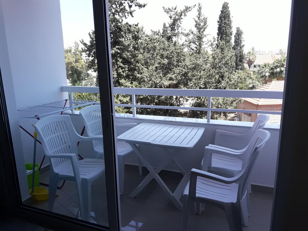 32 Hill Court Apartment ลาร์นาคา ภายนอก รูปภาพ